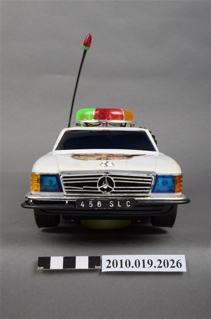 白色警車造型玩具 (共10張)