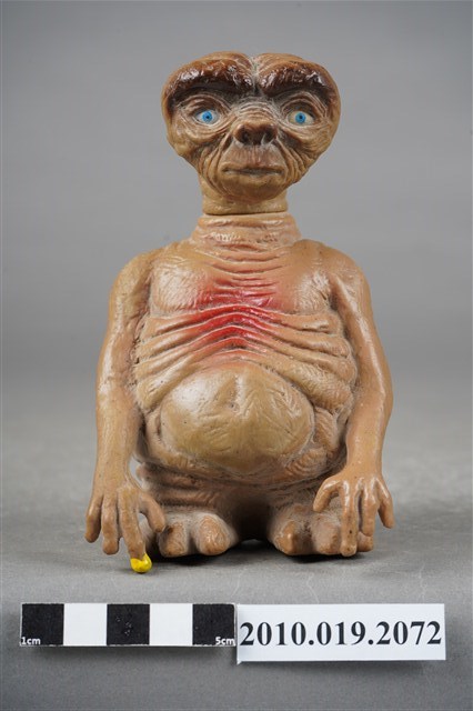 咖啡色塑膠ET玩偶 (共9張)