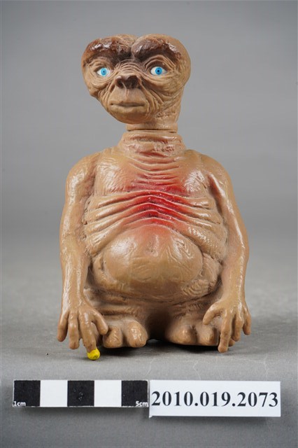 咖啡色塑膠ET玩偶 (共9張)