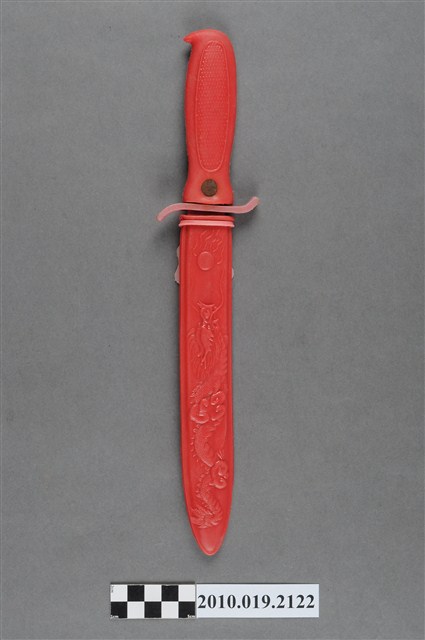 紅色塑膠玩具劍 (共6張)