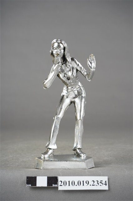 銀色主唱擺飾 (共9張)