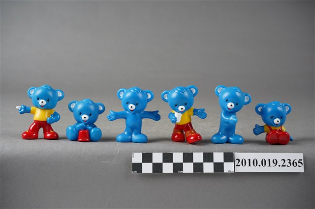 雀巢成長藍熊寶貝家族玩偶第2組 (共4張)