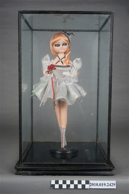 白色跳舞女孩玩偶擺飾 (共8張)