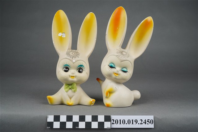 瓷器兔擺飾玩偶組 (共3張)
