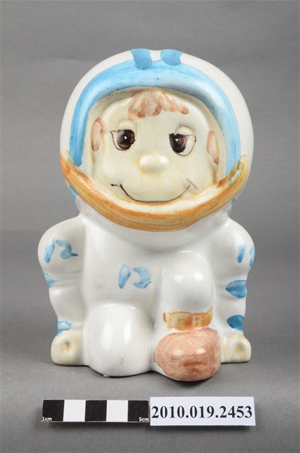 太空人瓷偶造型存錢筒 (共9張)