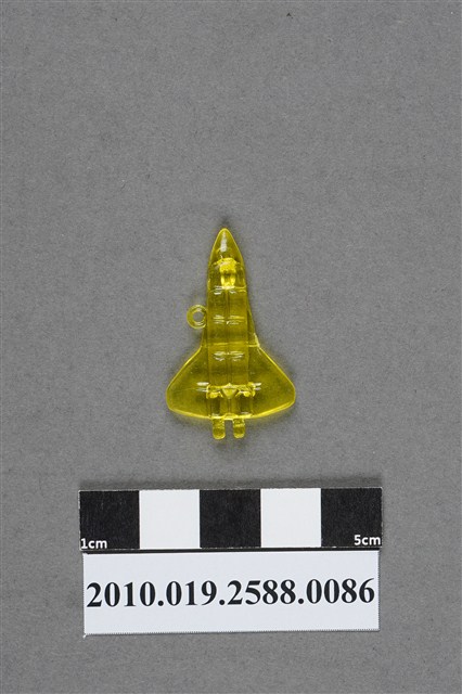 黃色太空梭造型尪仔仙 (共2張)