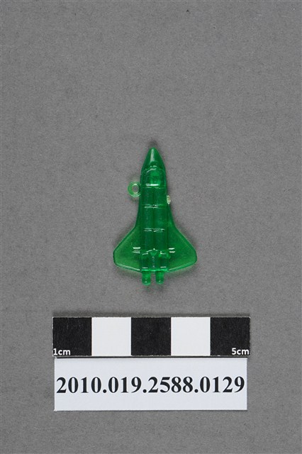 綠色太空梭造型尪仔仙 (共2張)