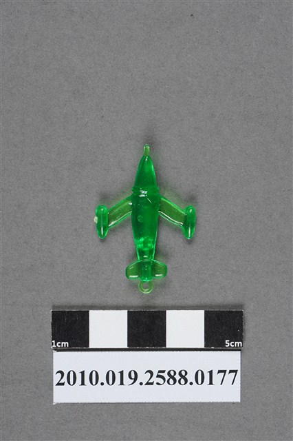 綠色噴射機造型尪仔仙 (共2張)