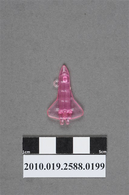 粉紅色太空梭造型尪仔仙 (共2張)