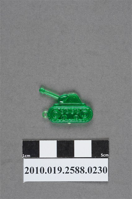 綠色戰車造型尪仔仙 (共2張)