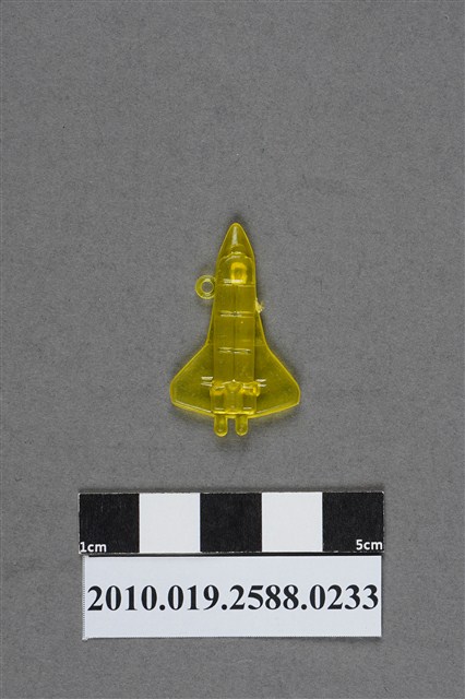 黃色太空梭造型尪仔仙 (共2張)