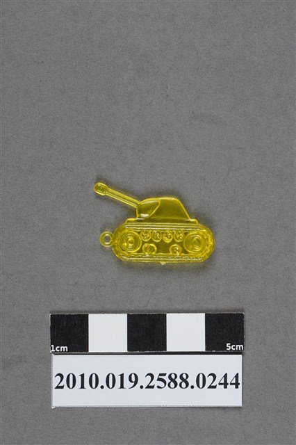 黃色戰車造型尪仔仙 (共2張)