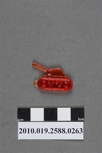 紅色戰車造型尪仔仙 (共2張)