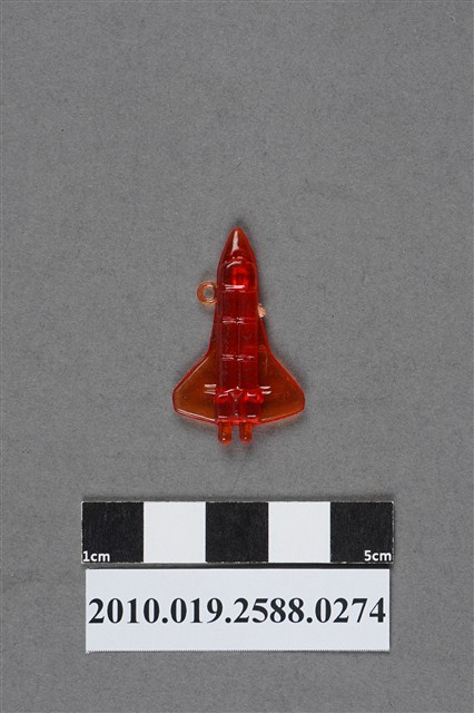 紅色太空梭造型尪仔仙 (共2張)