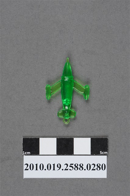 綠色噴射機造型尪仔仙 (共2張)