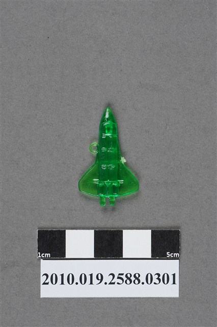 綠色太空梭造型尪仔仙 (共2張)