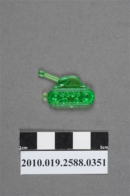 綠色戰車造型尪仔仙 (共2張)