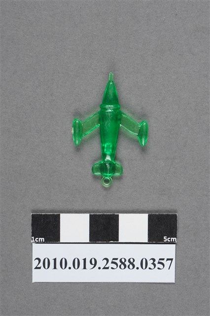 綠色噴射機造型尪仔仙 (共2張)