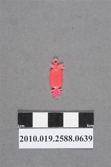 紅色鳳梨造型尪仔仙 (共2張)