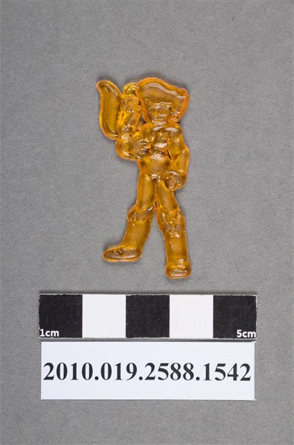 持松鼠人型尪仔仙 (共2張)