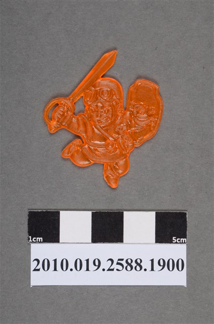 持劍盾人型尪仔仙 (共2張)