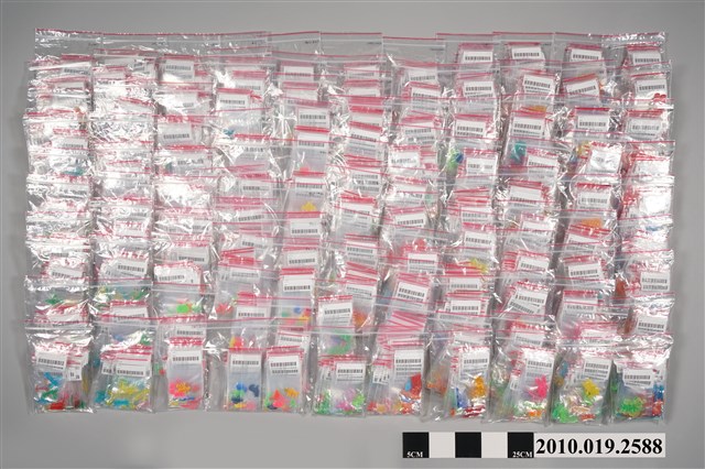 彩色塑膠尪仔仙 (共1張)