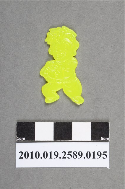 持圓形物人型尪仔仙 (共2張)