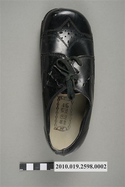 牛屋牌兒童皮鞋右足 (共7張)