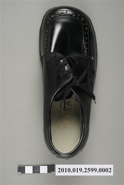 牛屋牌兒童皮鞋右足 (共7張)