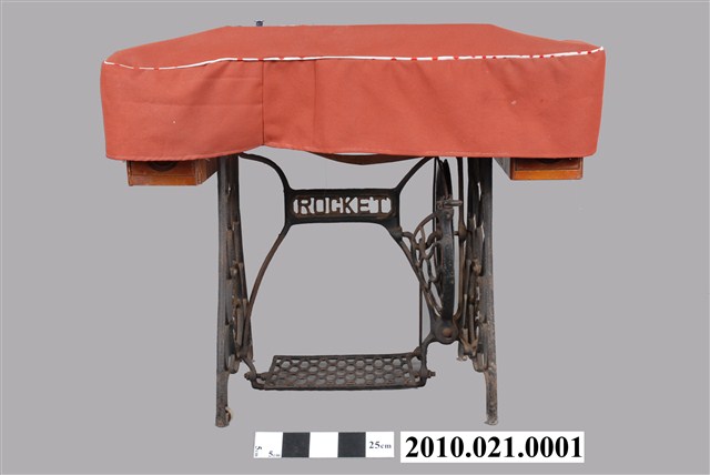 曉牌腳踏式裁縫機 (共3張)