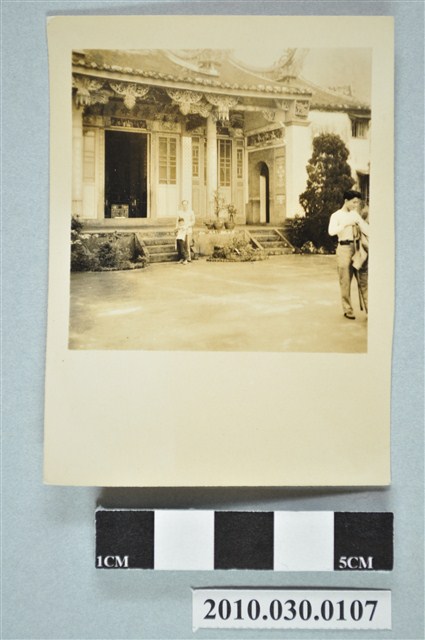 廟前合影 (共2張)