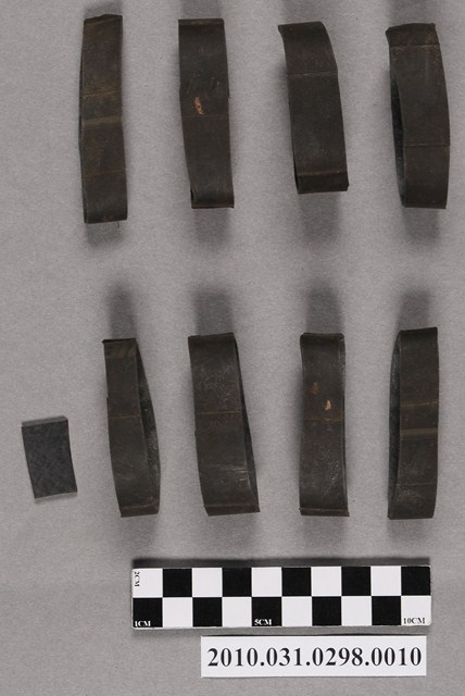 鐵盒內橡膠圈8個 (共4張)