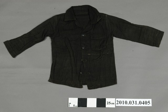 黑棉質翻領男童外套 (共4張)