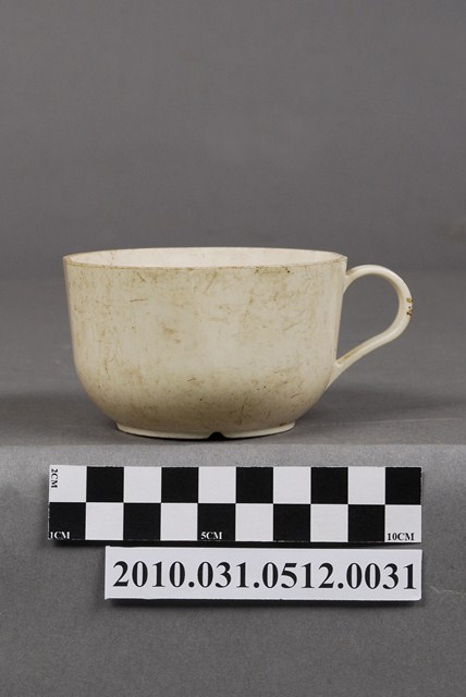 單耳寬口純白色塑膠杯 (共7張)