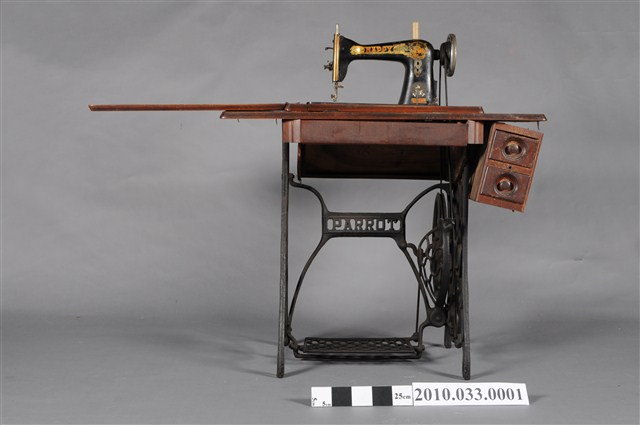 快樂牌腳踏式裁縫車 (共6張)