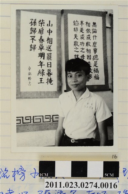 大安國小卓銘榜與書法作品合影 (共1張)