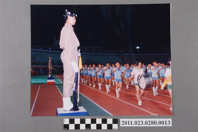 1994年臺灣區中等學校運動會豐原國中鼓樂隊進場照 (共2張)