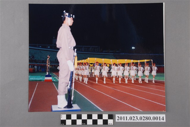 1994年臺灣區中等學校運動會會旗進場照 (共2張)