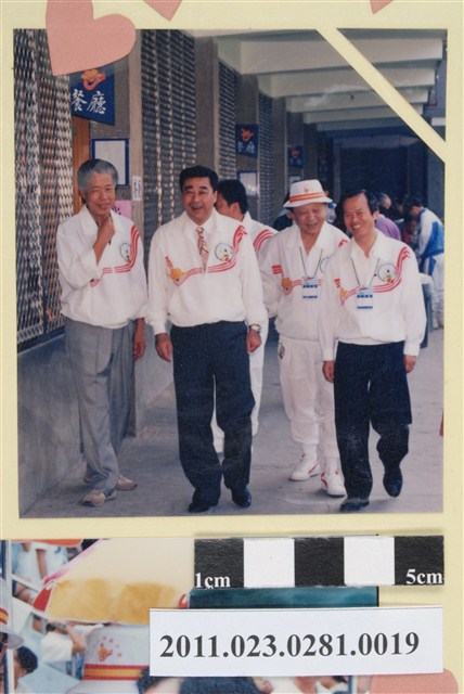 臺中縣縣長廖了以視察選手餐廳照 (共1張)