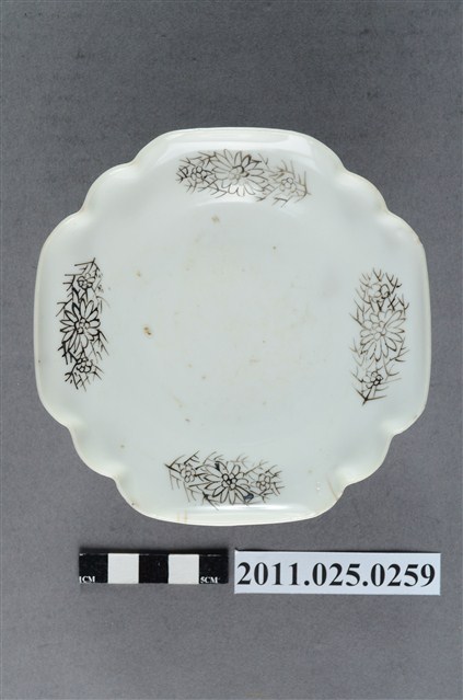 高腳白瓷瓷盤 (共6張)