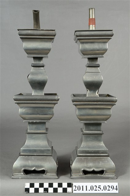 錫製燭臺一對 (共3張)