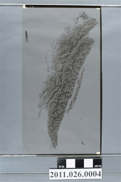 吳信政編輯黑白臺灣地形圖 (共2張)