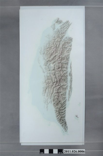 吳信政編輯臺灣衛星影像臺灣地形圖 (共2張)