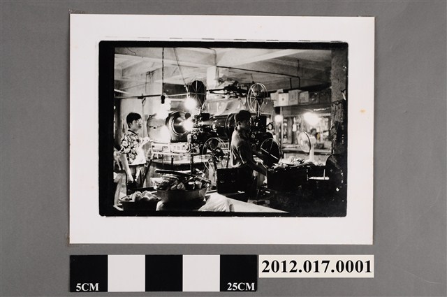 電影放映場景 (共2張)