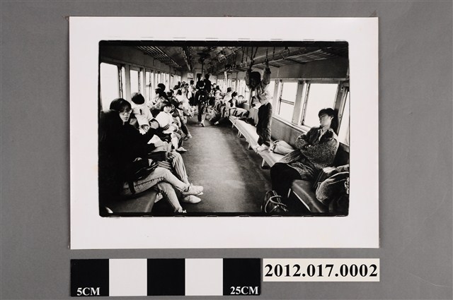 火車車廂內 (共2張)