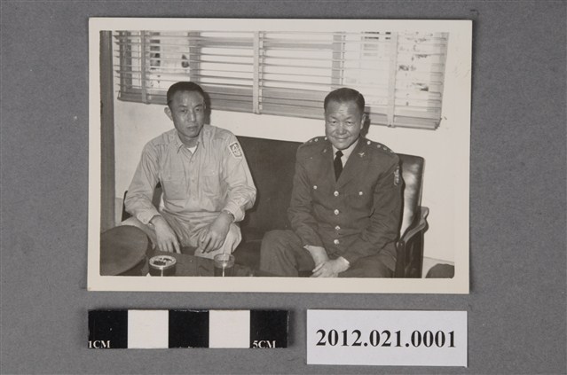 2位軍官合照 (共2張)