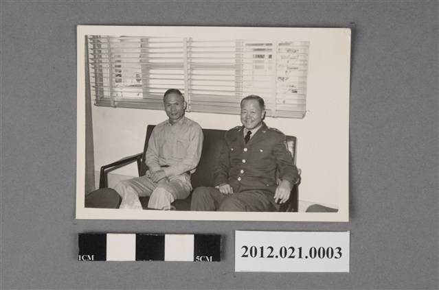 2位軍官合照 (共2張)