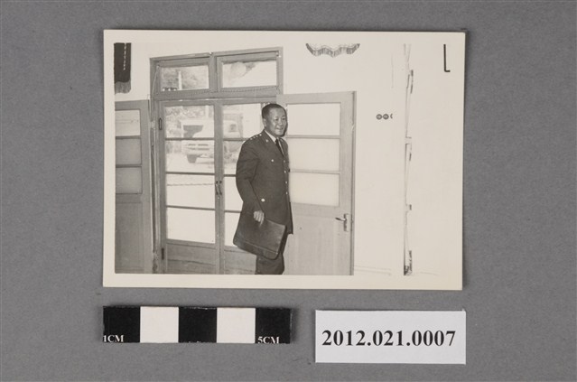 中華民國空軍上校獨照 (共2張)