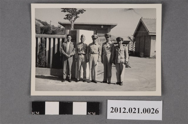 5名軍官合照 (共2張)