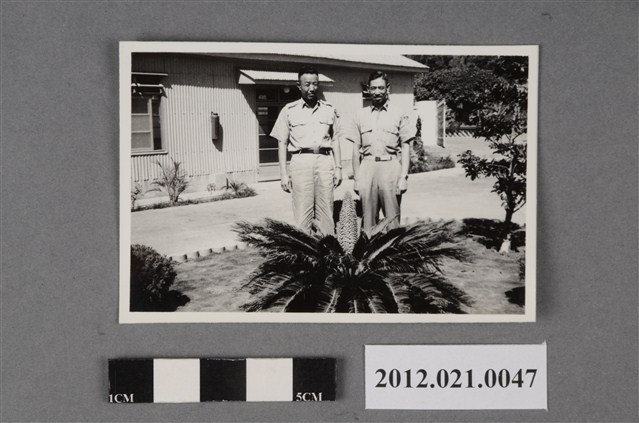2位軍官合照 (共2張)